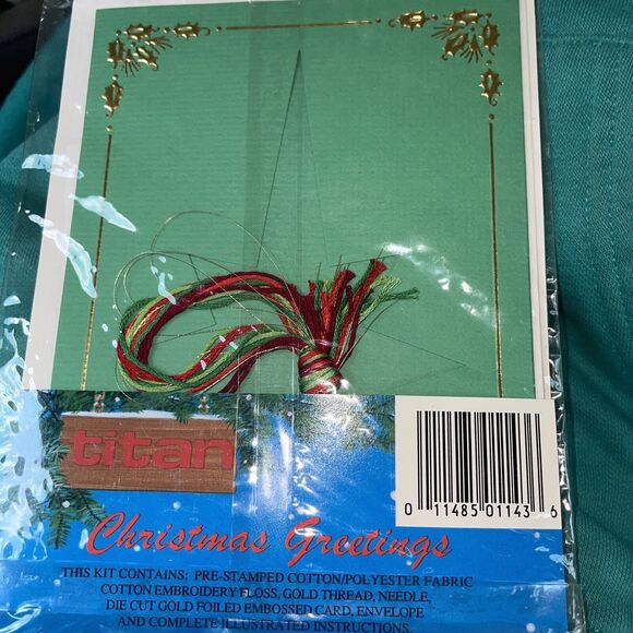 TITAN CHRISTMAS GREETINGS CROSS STITCH NEEDLECRAFT KIT W/ EMBOSSED CARD 1990 - Picture 2 of 5